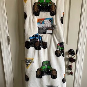 Monster Jam Grave Digger Truck Plush Queen size 90x90